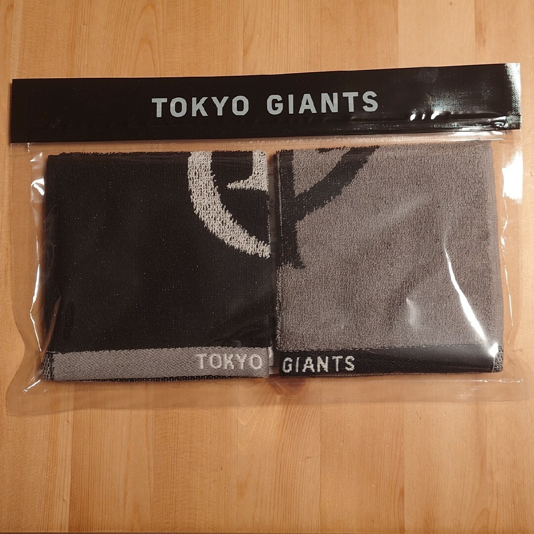 読売巨人軍 タオルハンカチ2枚セット スポーツ/アウトドアの野球(記念品/関連グッズ)の商品写真