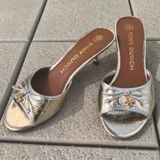 TORYBURCH ミュール ゴールド×シルバー シワ加工 メタリックレザー
