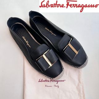 FERRAGAMO - Ferragamo フェラガモ/ヴァラリボンラウンド FERRAGAMO - Ferragamo フェラガモ/ヴァラリボンラウンド