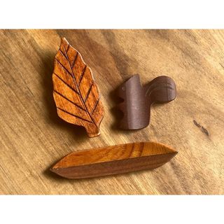 【新品】木製の箸置き(3つ)(テーブル用品)