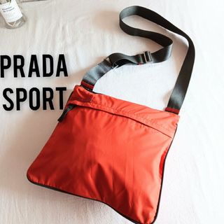 PRADA(レッド/赤色系)のフリマアイテム一覧 PRADA(レッド/赤色系)のフリマアイテム一覧