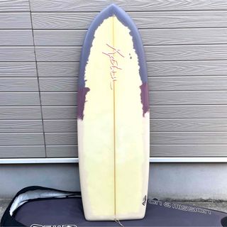 カツカワミナミサーフボード シモンズ 5'4 ハードケース付き カツカワミナミサーフボード シモンズ 5'4 ハードケース付き