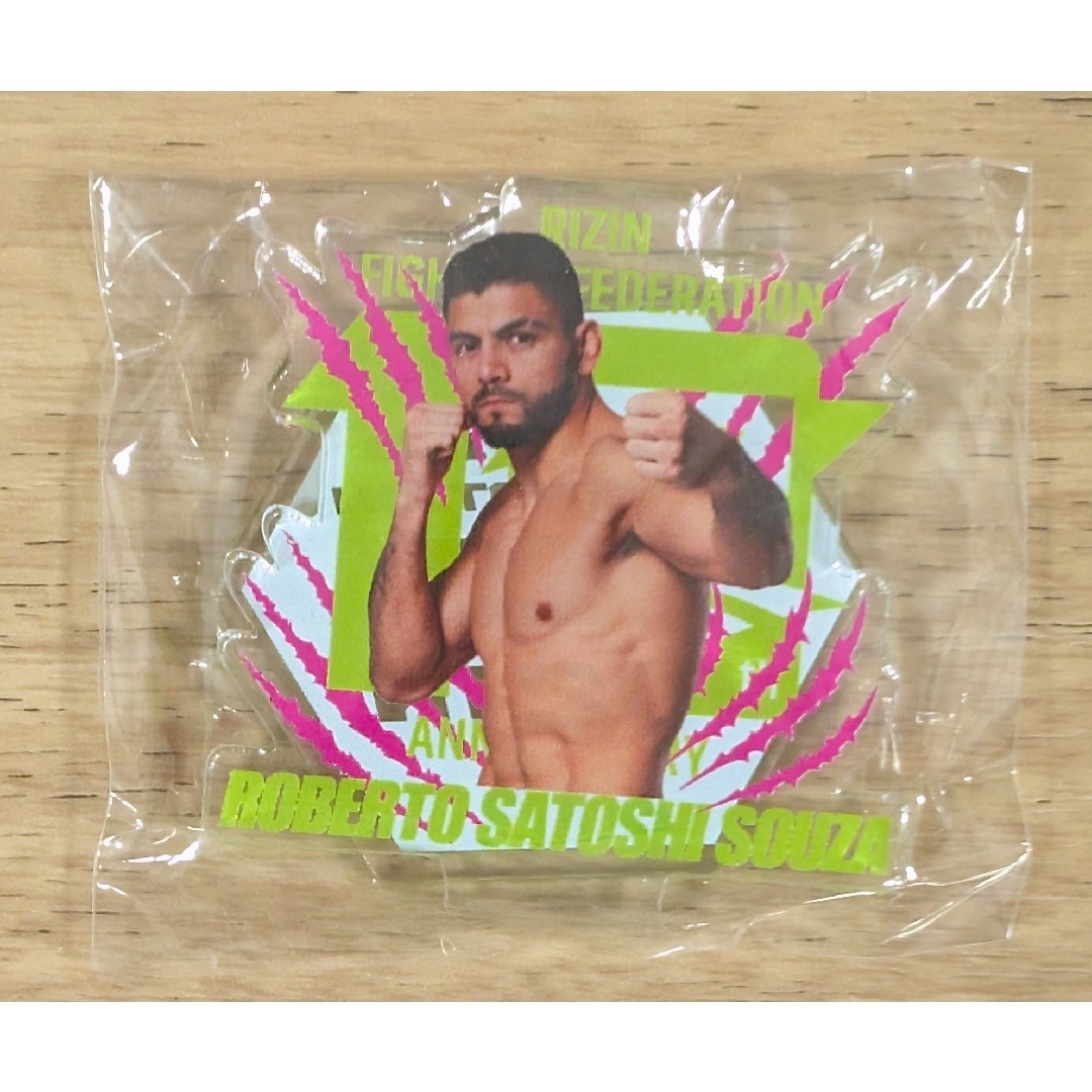 RIZIN 10周年記念 RIZIN ガチャ ホベルト サトシ アクリルスタンド スポーツ/アウトドアのスポーツ/アウトドア その他(格闘技/プロレス)の商品写真