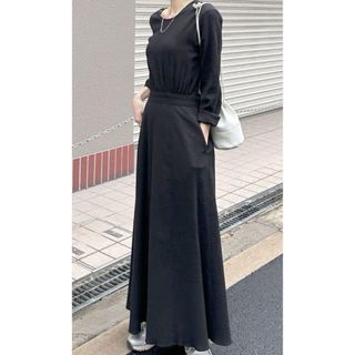 白F綿麻マキシ丈ワンピース新品ミモレ丈ノースリーブギャザー襟 白F綿麻マキシ丈ワンピース新品ミモレ丈ノースリーブギャザー襟