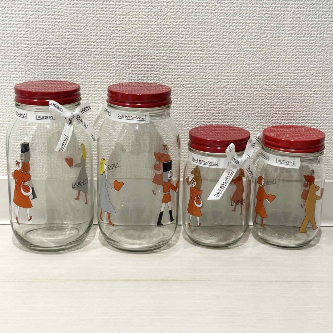 髙島屋(タカシマヤ)のAUDREY オードリー ストロベリーショコラ 瓶 大 2個 小2個 インテリア/住まい/日用品のキッチン/食器(容器)の商品写真