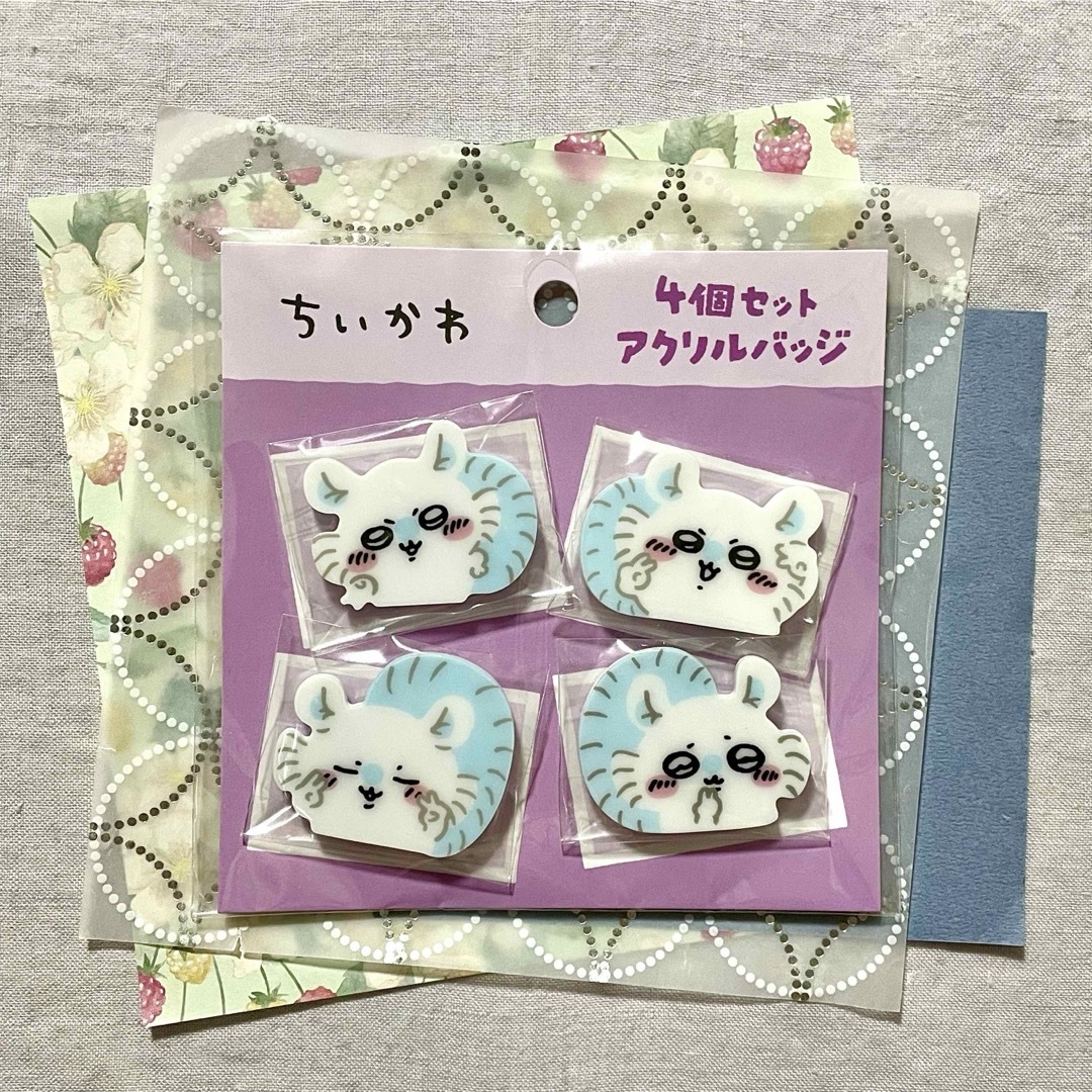 ちいかわ 4個セットアクリルバッジ ピースなモモンガ エンタメ/ホビーのおもちゃ/ぬいぐるみ(キャラクターグッズ)の商品写真