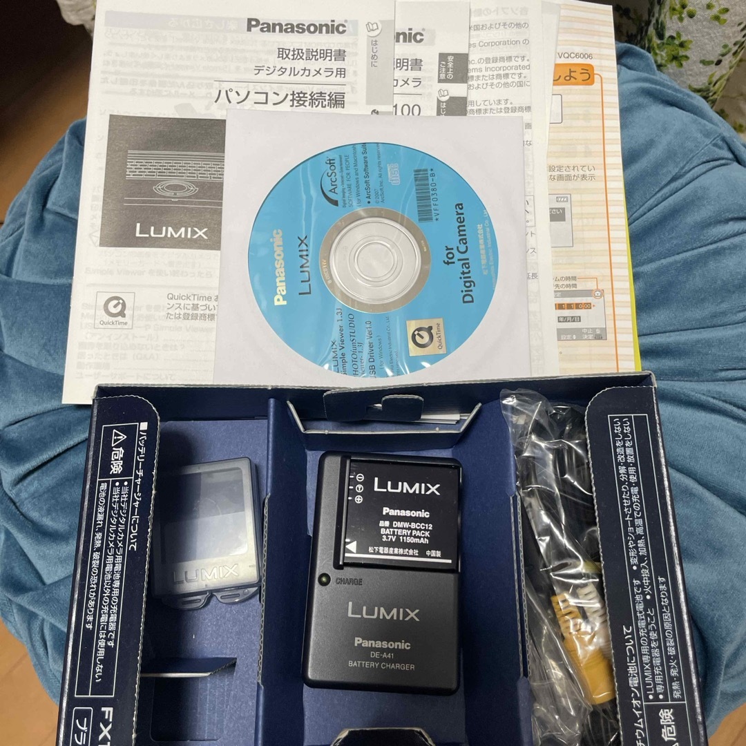 Panasonic(パナソニック)のPanasonic コンパクトデジタルカメラ LUMIX FX DMC-FX10 スマホ/家電/カメラのカメラ(コンパクトデジタルカメラ)の商品写真