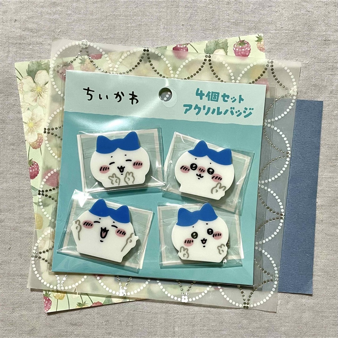 ちいかわ 4個セットアクリルバッジ ピースなハチワレ エンタメ/ホビーのおもちゃ/ぬいぐるみ(キャラクターグッズ)の商品写真