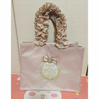 Maison de FLEUR - メゾンドフルール イチゴ刺繍スクエアトート Maison de FLEUR - メゾンドフルール イチゴ刺繍スクエアトート