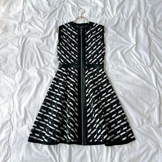 EmiriaWiz - EmiriaWiz 新品未使用 リボンワンピーススイム EmiriaWiz - EmiriaWiz 新品未使用 リボンワンピーススイム