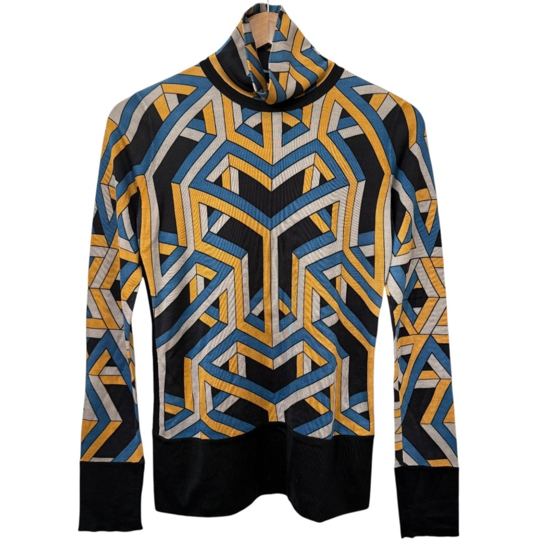 HERMES - 美品 HERMES エルメス CARRE CUBE プリント シルク100 HERMES - 美品 HERMES エルメス CARRE CUBE プリント シルク100