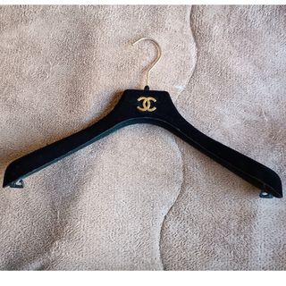 CHANEL - シャネル ハンガー 4本セット の通販 by スズちゃん CHANEL - シャネル ハンガー 4本セット の通販 by スズちゃん