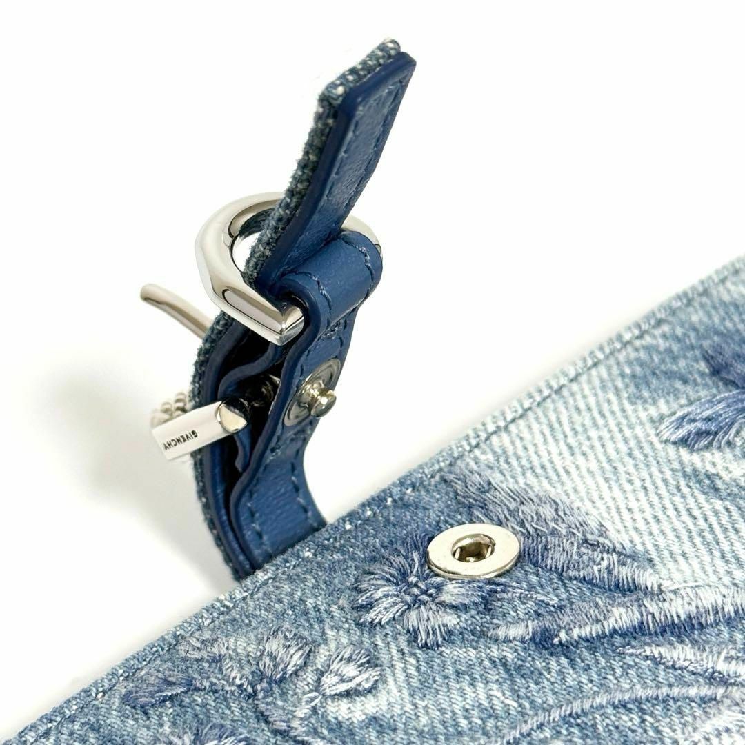 未使用】ジバンシィ レディース 2つ折り財布 ヴォワイユー 未使用】ジバンシィ レディース 2つ折り財布 ヴォワイユー