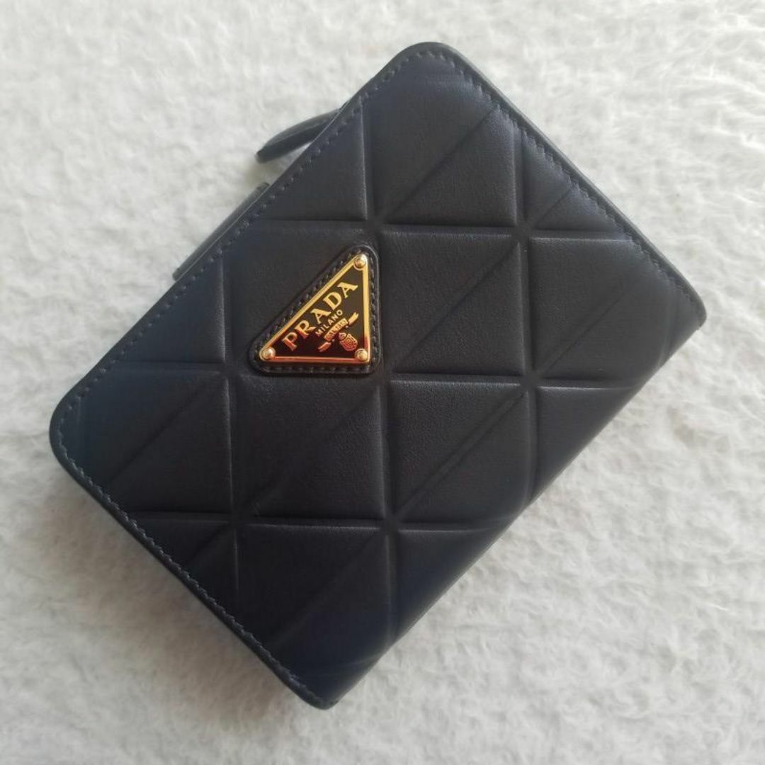 PRADA - PRADA プラダ トライアングルモチーフ入り レザー 2 PRADA - PRADA プラダ トライアングルモチーフ入り レザー 2