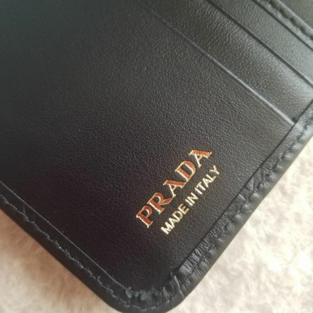 PRADA - PRADA プラダ トライアングルモチーフ入り レザー 2 PRADA - PRADA プラダ トライアングルモチーフ入り レザー 2