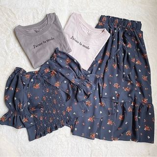 美品♪ヨリ ランタンAラインブラウス リボン 半袖 白 nq7の通販 美品♪ヨリ ランタンAラインブラウス リボン 半袖 白 nq7の通販
