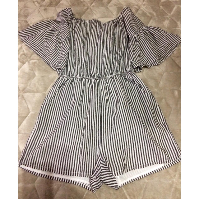 Ameri VINTAGE(アメリヴィンテージ)のm_dn様専用！ameri BELL SLEEVE STRIPE ROMPERS レディースのパンツ(オールインワン)の商品写真