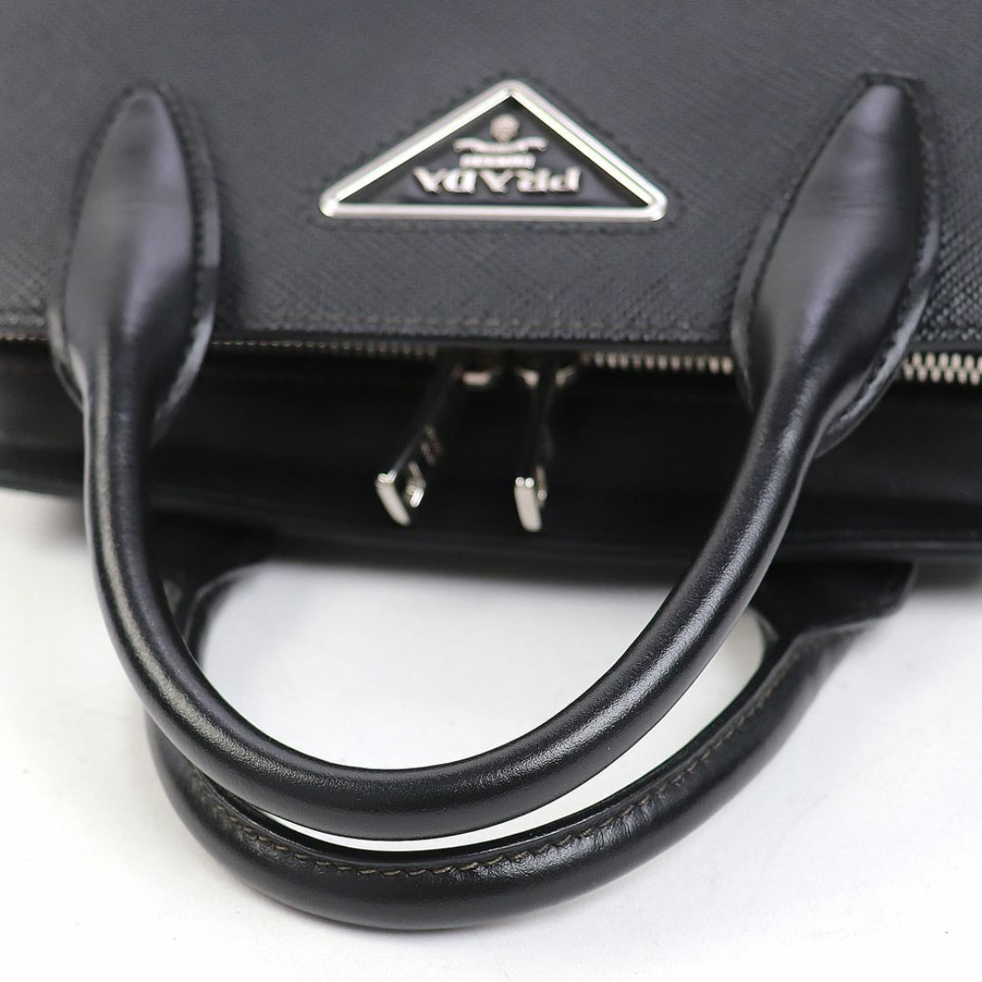 PRADA - プラダ【PRADA】 モノクローム サフィアーノレザー PRADA - プラダ【PRADA】 モノクローム サフィアーノレザー