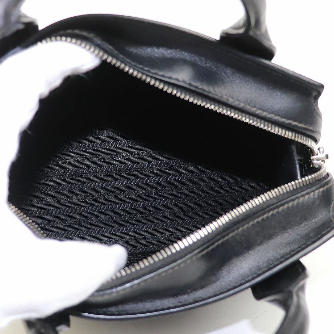 PRADA - プラダ【PRADA】 モノクローム サフィアーノレザー PRADA - プラダ【PRADA】 モノクローム サフィアーノレザー