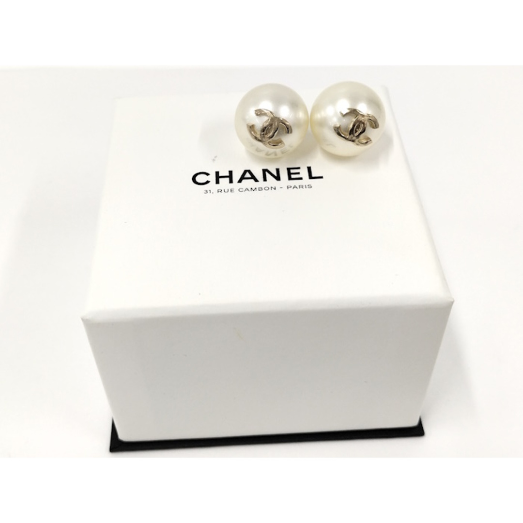 CHANEL - CHANEL ピアス パール GP ゴールドの通販 by サカイの CHANEL - CHANEL ピアス パール GP ゴールドの通販 by サカイの