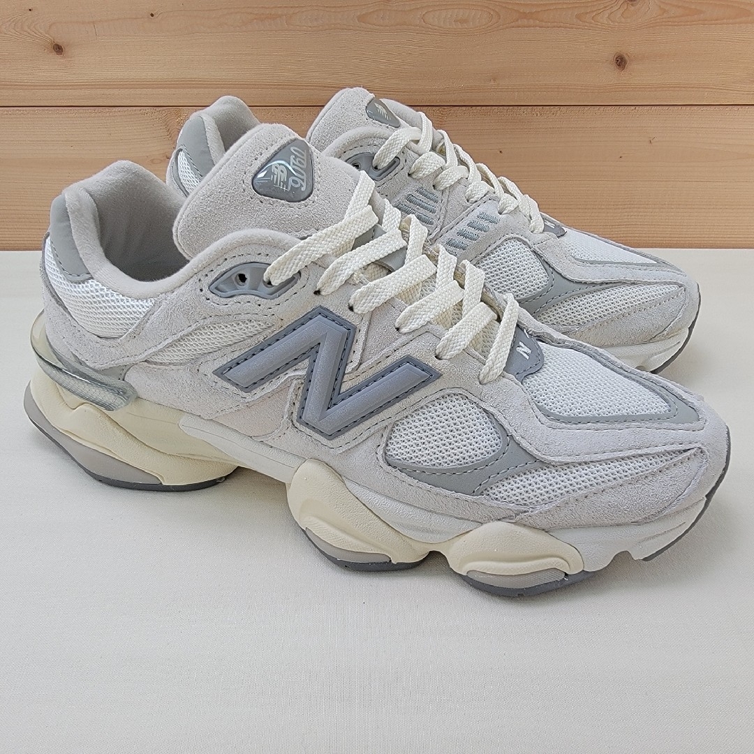 New Balance - ニューバランス U9060ECA ホワイト 23.5㎝の通販 New Balance - ニューバランス U9060ECA ホワイト 23.5㎝の通販