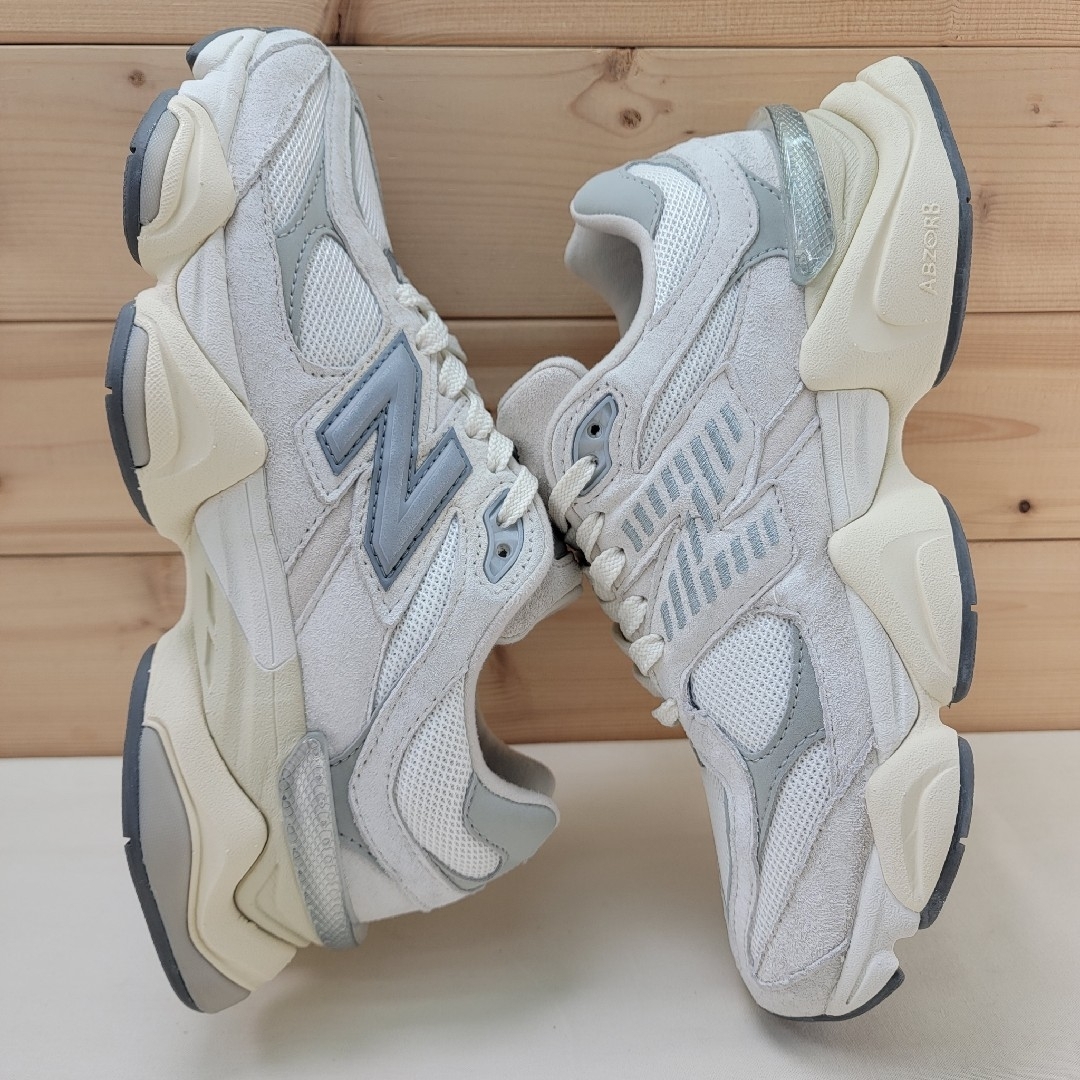 New Balance - ニューバランス U9060ECA ホワイト 23.5㎝の通販 New Balance - ニューバランス U9060ECA ホワイト 23.5㎝の通販