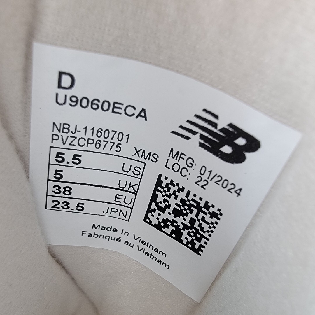 New Balance - ニューバランス U9060ECA ホワイト 23.5㎝の通販 New Balance - ニューバランス U9060ECA ホワイト 23.5㎝の通販