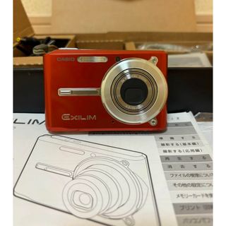 CASIO(カメラ ・ レッド/赤色系)のフリマアイテム一覧 CASIO(カメラ ・ レッド/赤色系)のフリマアイテム一覧