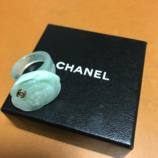 CHANEL(シャネル)のCHANEL カメリアリング正規品 レディースのアクセサリー(リング(指輪))の商品写真