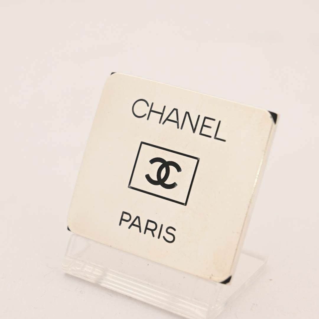 CHANEL - シャネル シルバー ブローチ メンズアクセサリー ココ CHANEL - シャネル シルバー ブローチ メンズアクセサリー ココ