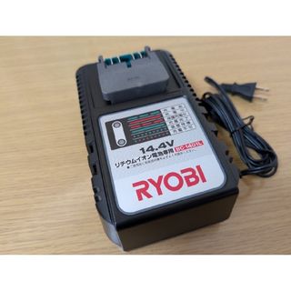 RYOBI - (専用)RYOBIの充電式インパクトドライバ-の通販 by な RYOBI - (専用)RYOBIの充電式インパクトドライバ-の通販 by な