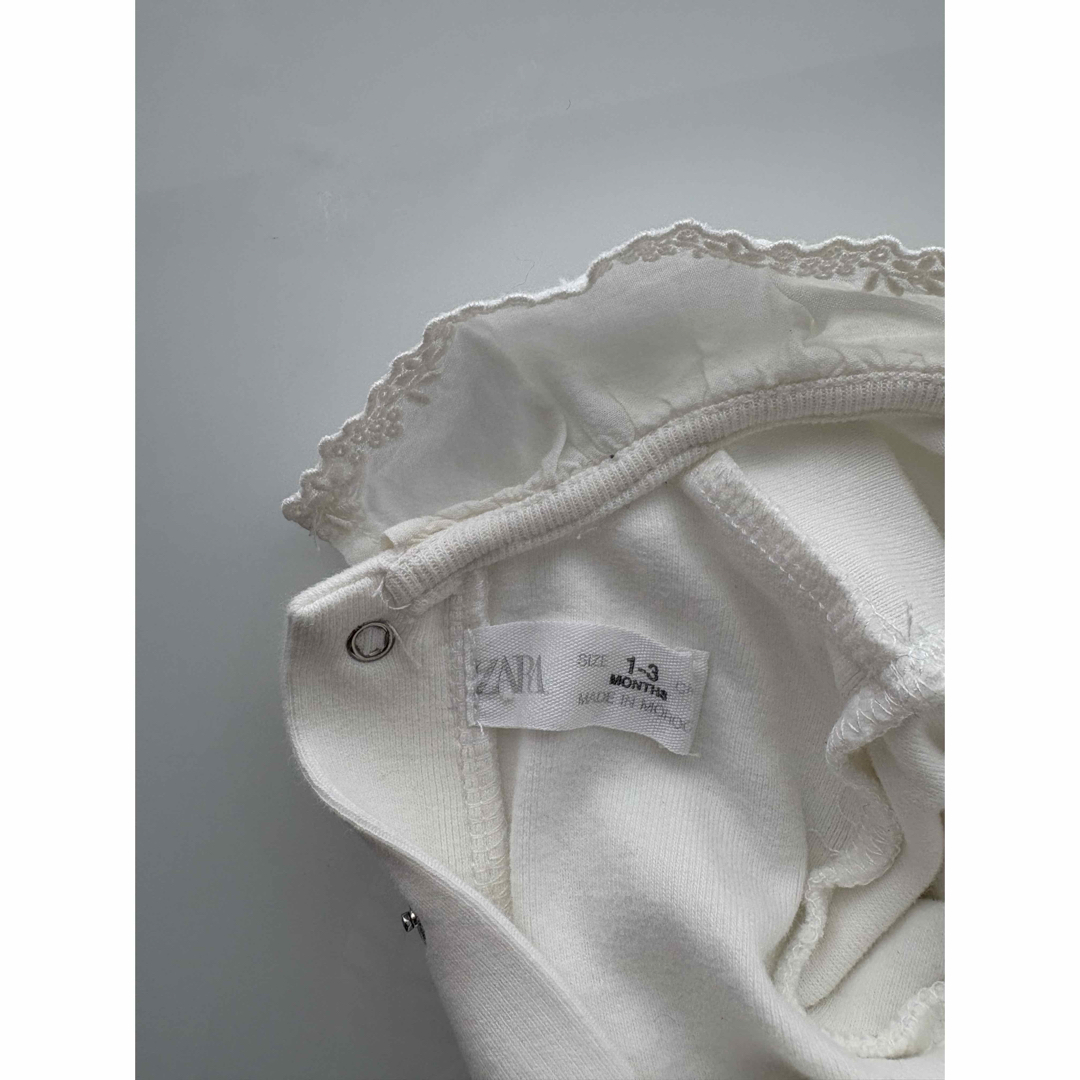 ZARA KIDS(ザラキッズ)のzara kids ベビー ロンパース 1〜3month 62㎝ レース キッズ/ベビー/マタニティのベビー服(~85cm)(ロンパース)の商品写真