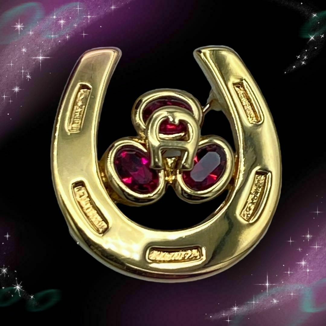 AIGNER - 《美品》　アイグナー　ロゴ　カラーストーン　ブローチ　ゴールド系