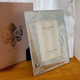 LAURA ASHLEY(フォトフレーム)のフリマアイテム一覧 LAURA ASHLEY(フォトフレーム)のフリマアイテム一覧