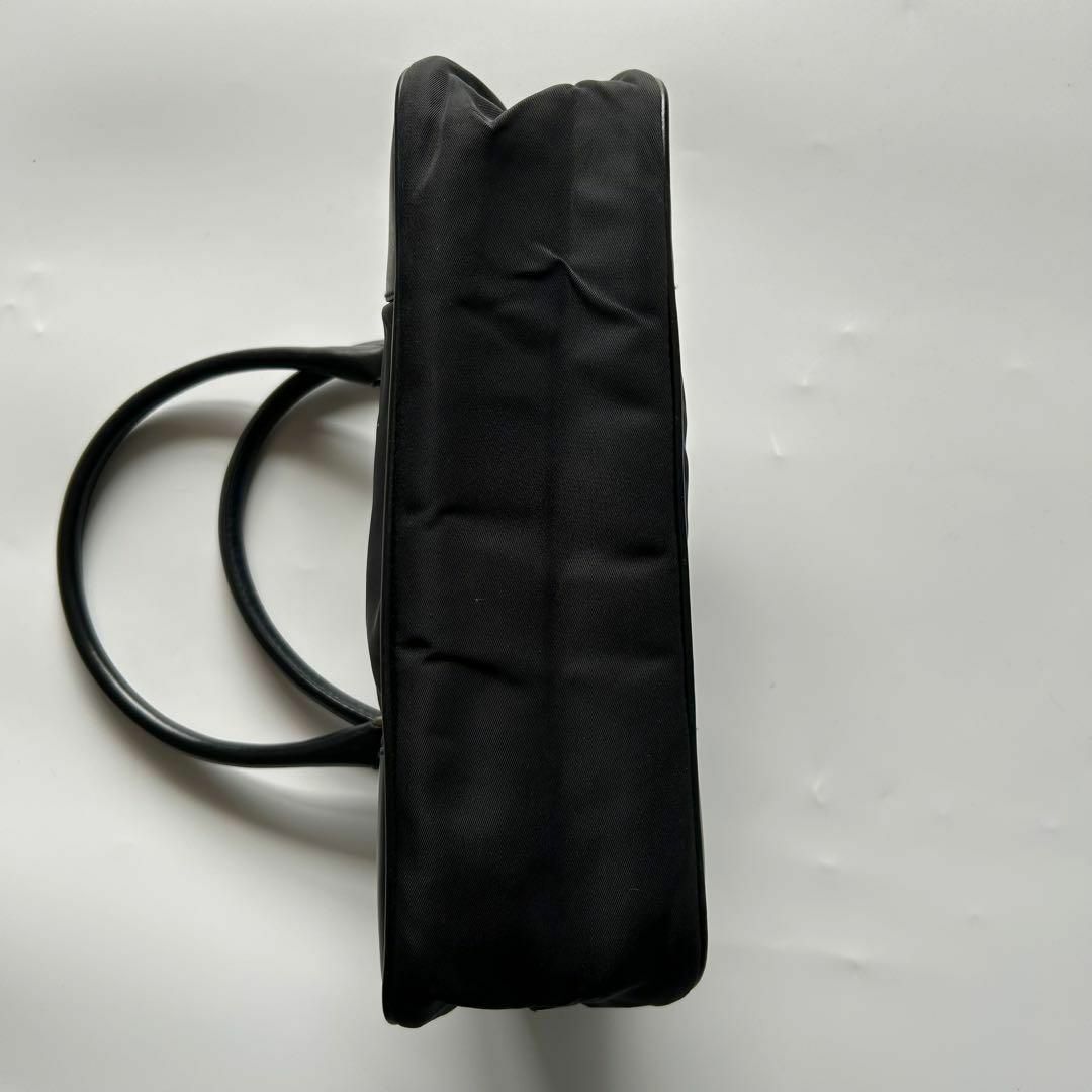 PRADA - 美品✨ PRADA アクセサリーポーチ ミニハンドバッグ 黒 PRADA - 美品✨ PRADA アクセサリーポーチ ミニハンドバッグ 黒
