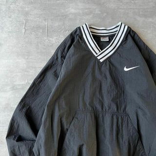 NIKE(ナイロンジャケット ・ シルバー/銀色系)のフリマ NIKE(ナイロンジャケット ・ シルバー/銀色系)のフリマ