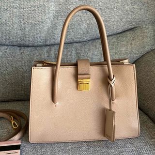 MIU MIU(ハンドバッグ)のフリマアイテム一覧 MIU MIU(ハンドバッグ)のフリマアイテム一覧
