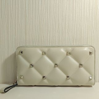 valentino garavani(財布)のフリマアイテム一覧 valentino garavani(財布)のフリマアイテム一覧