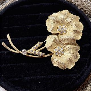 VINTAGE - ヴィンテージブローチ 本真珠パール ゴールド 花 大粒 VINTAGE - ヴィンテージブローチ 本真珠パール ゴールド 花 大粒