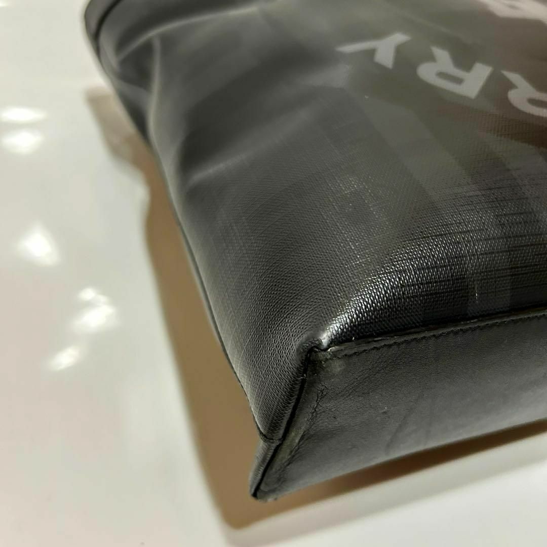 美品】 BURBERRY ロゴグラフィック トートバッグ PVCxレザーの 美品】 BURBERRY ロゴグラフィック トートバッグ PVCxレザーの