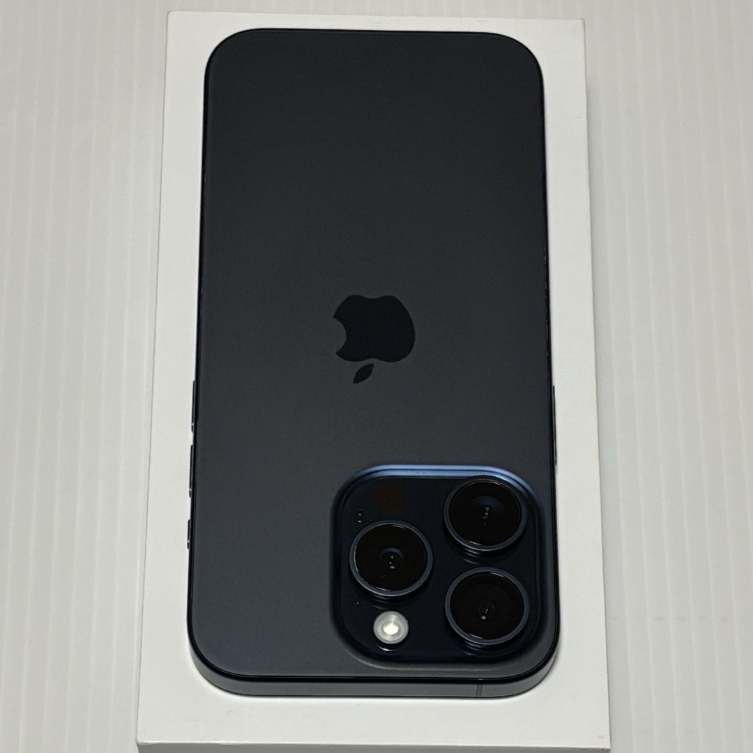 iPhone - 充放電3回未使用に近い iPhone15Pro 128GB SIMフリー iPhone - 充放電3回未使用に近い iPhone15Pro 128GB SIMフリー