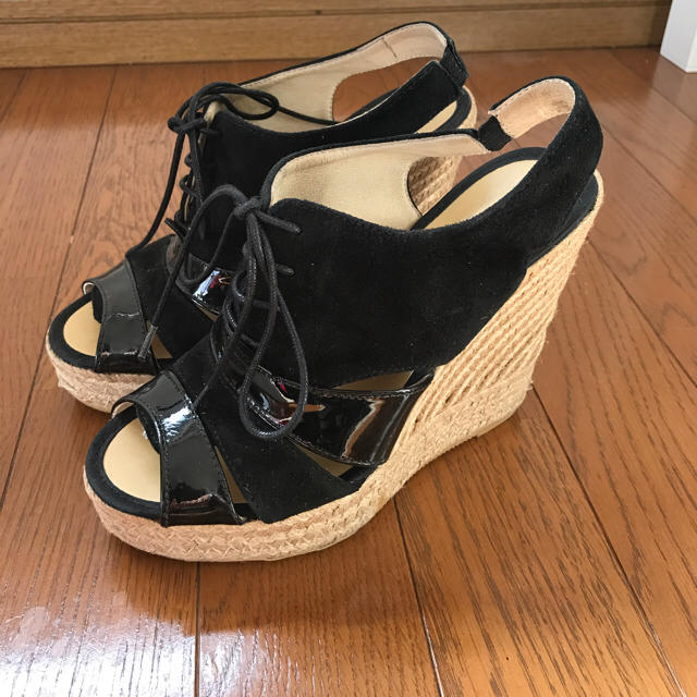 DIANA(ダイアナ)のダイアナ サンダル 黒 22.5cm レディースの靴/シューズ(サンダル)の商品写真