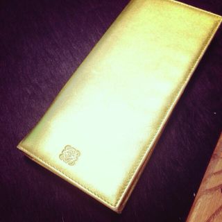 ロエベ(LOEWE)のロエベ ゴールド財布(財布)