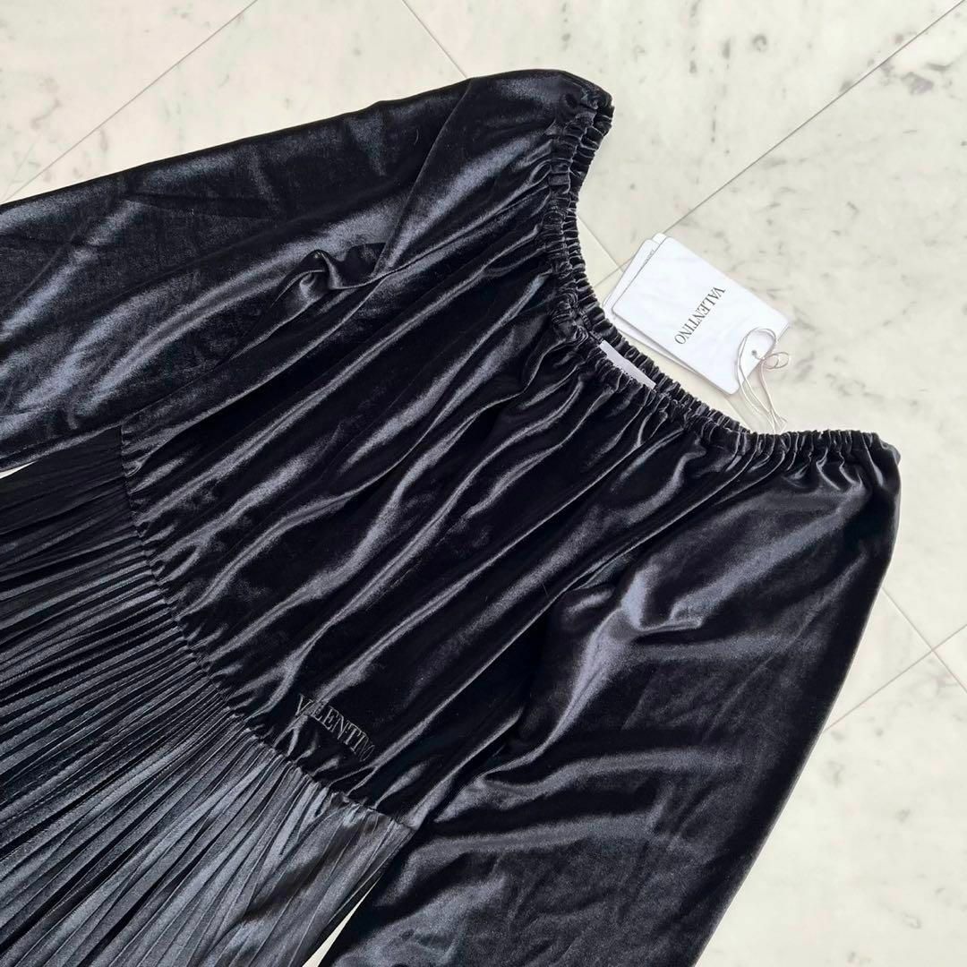 タグ付✨️定価50万 VALENTINO 現行 プリーツ ベルベットドレス タグ付✨️定価50万 VALENTINO 現行 プリーツ ベルベットドレス