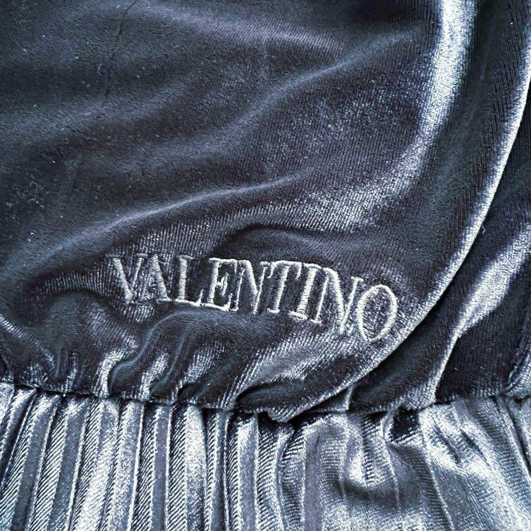 タグ付✨️定価50万 VALENTINO 現行 プリーツ ベルベットドレス タグ付✨️定価50万 VALENTINO 現行 プリーツ ベルベットドレス