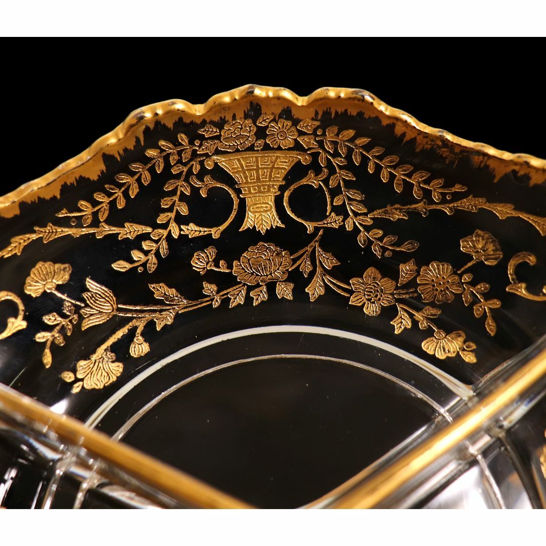 Baccarat - オールド・バカラ 珍品 金彩花柄 トレー 仕切り 小物 Baccarat - オールド・バカラ 珍品 金彩花柄 トレー 仕切り 小物