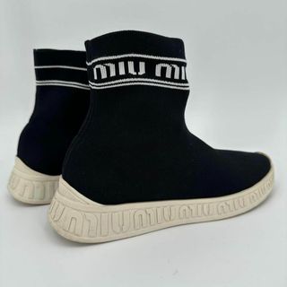 MIU MIU - 【新品・未使用】 miumiu 刺繍入り サイドゴアレザー MIU MIU - 【新品・未使用】 miumiu 刺繍入り サイドゴアレザー