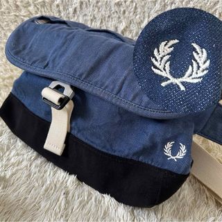 FRED PERRY - FRED PERRY ボディバッグ・ウエストバッグの通販 FRED PERRY - FRED PERRY ボディバッグ・ウエストバッグの通販