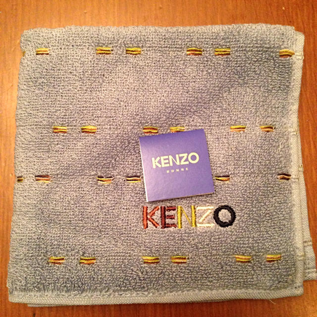 KENZO(ケンゾー)の♡ 新品 KENZO タオルハンカチ 箱付き ♡ メンズのファッション小物(ハンカチ/ポケットチーフ)の商品写真