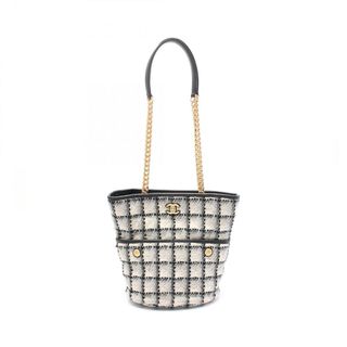 CHANEL(トートバッグ ・ マルチカラー)のフリマアイテム一覧 CHANEL(トートバッグ ・ マルチカラー)のフリマアイテム一覧
